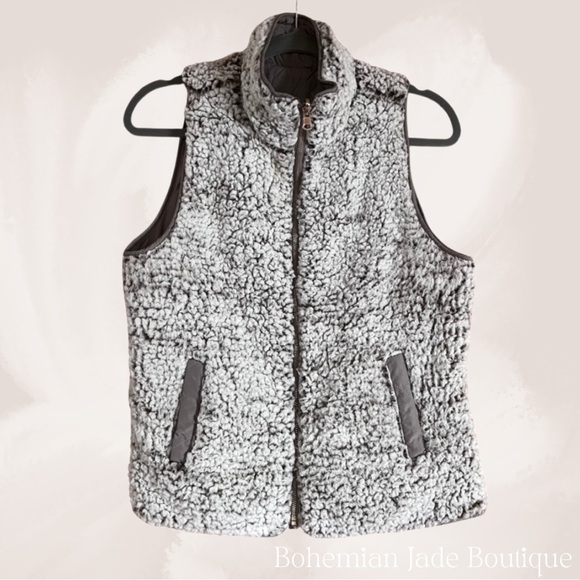 Thread & Supply Reversible Sherpa Vest - Taupe - Picture 2 of 6